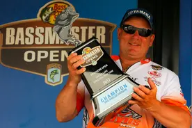 钓鱼比赛规则，美国竞技比赛Bassmaster的13条规则图片