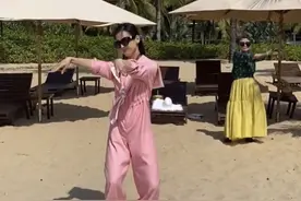 黄圣依带婆婆大跳螃蟹舞！那个外人眼中豪横的婆婆原来随和又可爱图片