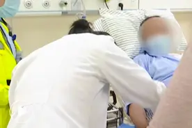 80岁大爷被蛇咬后将蛇弄死，如果蛇是保护动物，他的行为算犯罪吗图片