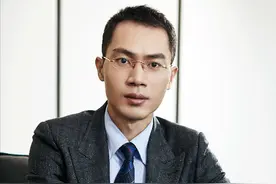 捐5000万惹网友心疼，“国货之光”鸿星尔克老板吴荣照的发家史图片