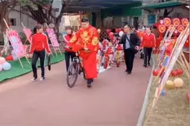 最萌送亲车队火了，200名小朋友送老师出嫁，家长：还用随礼吗图片
