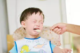 宝宝挑食“管不管”？父母三个绝招应对，宝宝吃饭问题轻松搞定图片