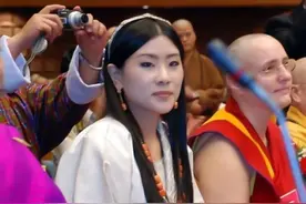 不丹国王迎娶4胞胎姐妹，生下5位雪域冰美人，各个凤眼真迷人图片