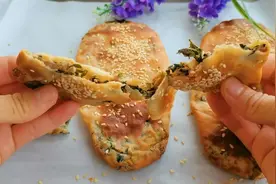 在家做梅菜锅盔，馅料十足，焦香酥脆，制作简单，大人孩子吃不够图片