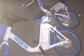 “小蓝车”电池被暴力拆走 民警快速破案全部找回图片