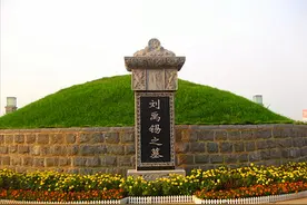 “沉舟侧畔千帆过，病树前头万木春”的真正含义图片