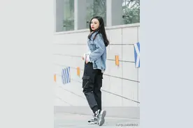 阔腿裤真的烂大街了！冬天就要穿“工装裤”，巨火巨显腿长图片