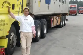 女卡车司机：“我喜欢开车，我想一直开到开不动了为止！”图片