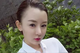 《乡村爱情》小李秘书换发型啦！这还是她吗？图片