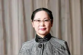 富家女嫁穷小子：奋斗成天津首富，丈夫早逝，接手钢厂身价百亿图片