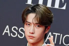 ​70岁老阿姨狂追王一博，努力的年轻人都该被宠爱图片