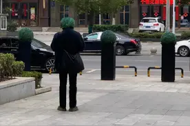 每日一笑：我与赌毒不共戴天。那你对黄字是只字不提呀你图片