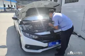 改装车辆玩“炸街”“漂移”？交警：罚单已经给你准备好了！图片