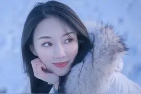 被小舅子赶出门后，岳母自信去找女婿养老，被女儿一张AA制打出门图片