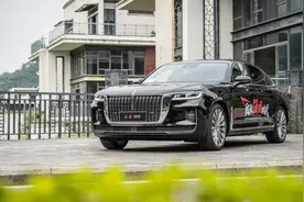 红旗H9对比奥迪A4L，30万预算，选哪一款更有面？图片