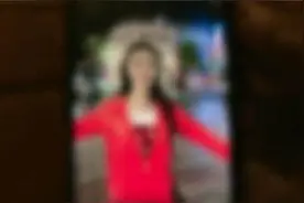 “她说会给我养老！”57岁男子卖房打赏女主播140万，自己却吃泡面图片