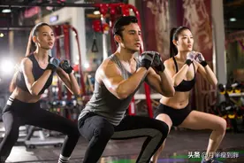 五十四岁，经常做这三个动作变身小鲜肉图片