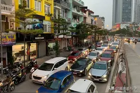 越南河内才社会隔离7天，人民就急不可耐出门，导致街道再次拥堵图片