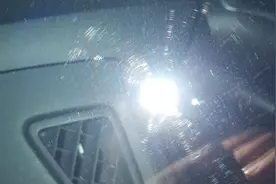 四步解决汽车挡风玻璃划痕，再也不用去4s店挨宰图片