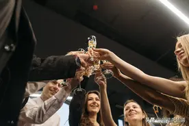 假如你的领导要走了，部门聚餐，需要说点什么？图片