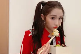 关晓彤再次追星成功？！被贾斯汀比伯翻牌 激动发文：心情无法言表图片