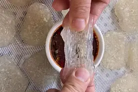 市场买来它，别总腌着吃，一拌再一蒸，6分钟出锅，蘸料吃真鲜香图片