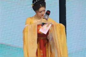 余霜截图时，草稿箱里74个视频却被看到，粉丝：别把我们当外人图片