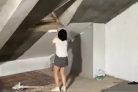 90后姑娘5天改造租屋：将20㎡废弃阁楼，“穷装”成住不起的样子图片