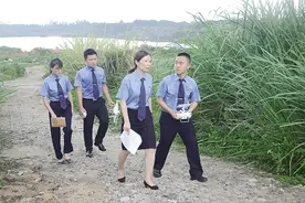 《法制时报》整版专题报道秀英检察院立足检察职能 服务发展大局图片