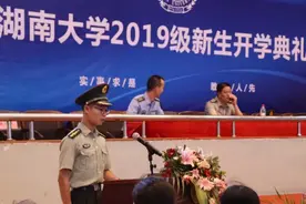 服役2年，获部队“嘉奖”！湖南大学生退伍后，获省级荣誉，还保研985名校！图片