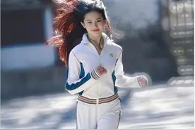 神仙颜值！刘亦菲运动旧图曝光，看到就会让人心情变好图片