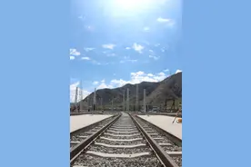 我在青藏高原开“高铁”图片