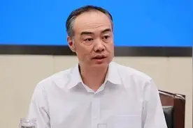 青海“老政法”挑重任，上任次日带人奔赴“一线”视频封面