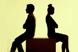 故事：离婚五年后，他去前妻家里看女儿，女儿不再开口叫他爸爸图片