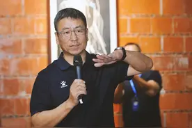 白岩松的"闭嘴"教育，才是真正高级的无声教育，值得我们学习图片