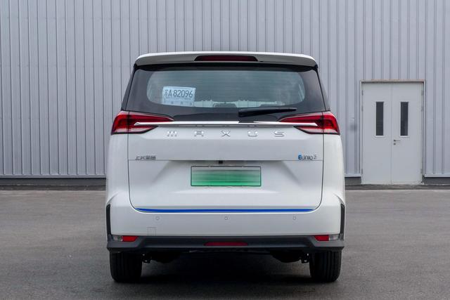 场地试驾上汽MAXUS EUNIQ 5，底盘质感出色的家用MPV