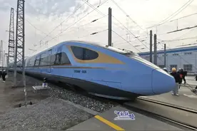 "复兴号"CR300BF，会有怎样的"性格"，一起去看看吧图片