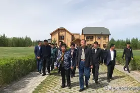自治区政协副主席其其格一行来我旗调研图片
