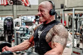 “巨石”道恩·强森复出，展示恐怖手臂肌肉和身躯，回忆并打气图片