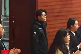 ​西政高颜值男老师，授课风格幽默有趣，法学课“蹭课率”创新高图片