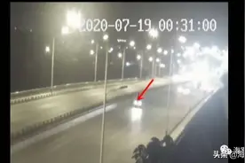 柳州15岁少年偷拿钥匙开车找宵夜，遇到交警逆行逃跑图片