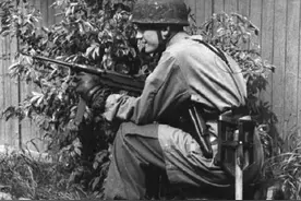 是工具又是武器 还能热罐头 这就是德军工兵铲被争先模仿的原因吗？图片