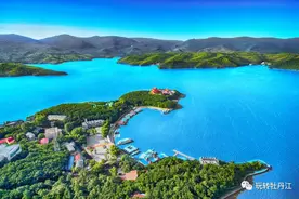 给孟爷爷纠个错！顺便告诉你，镜泊湖的前世今生图片