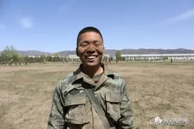 一组动图带你感受新兵战术训练图片