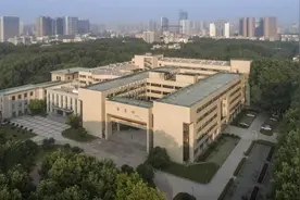 华中科技大学上热搜，二本生转学985：“我父母是华科的老师”图片