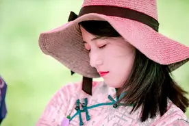 乡村女教师的百合园旗袍秀 你睡着的样子很美丽图片