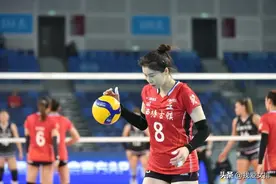 浙江女排两国手告别！王娜：李静的伤让我心酸，但还得把球传给她图片