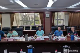 李政同志听取首届山东（临沂）体育用品博览会筹备工作汇报图片