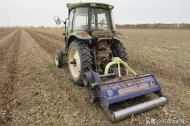新疆常见的几款棉花秸秆粉碎还田机图片