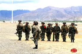 考核配备激光模拟交战系统，让红蓝攻防接近真实战场图片